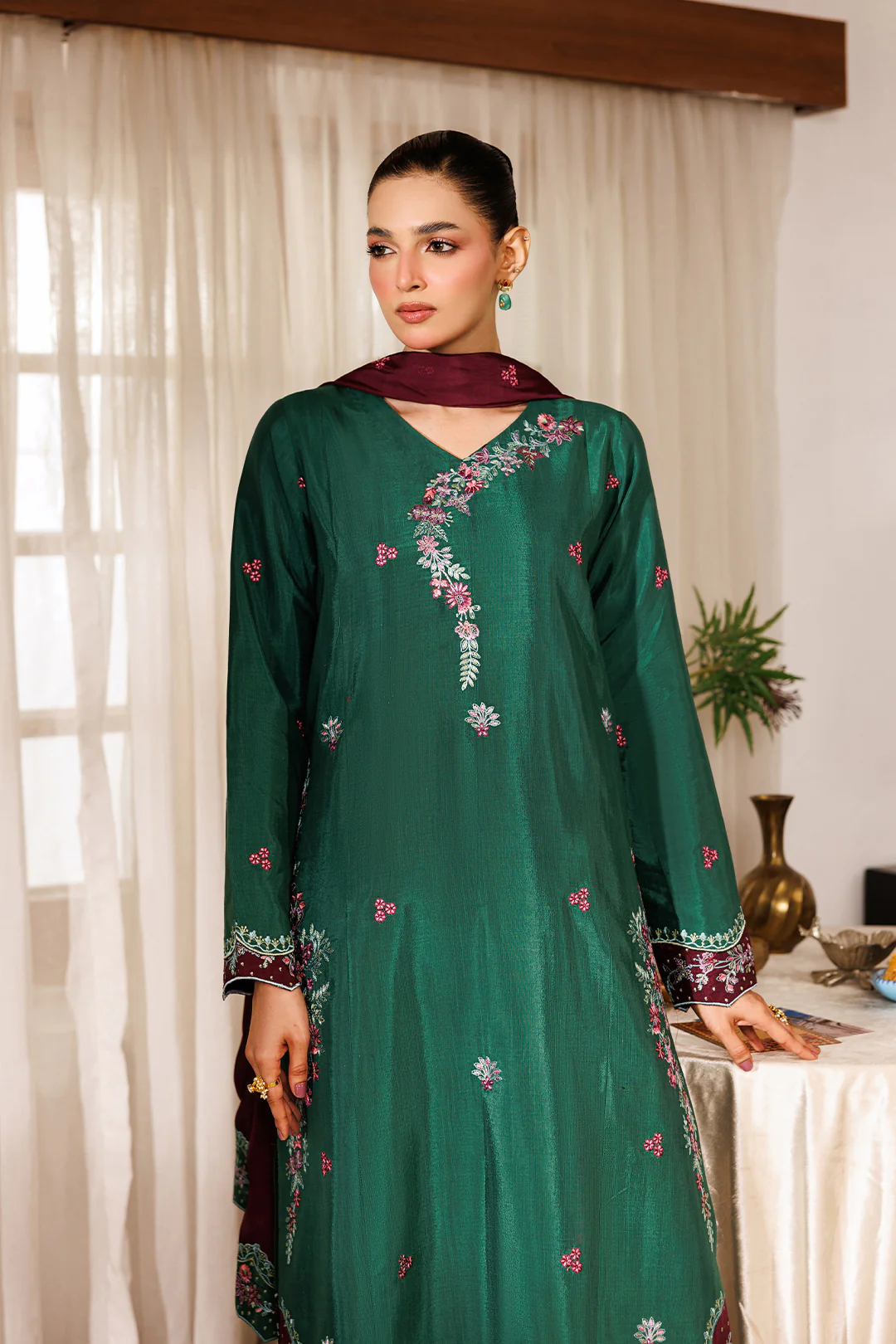 Neelofer - Image 7
