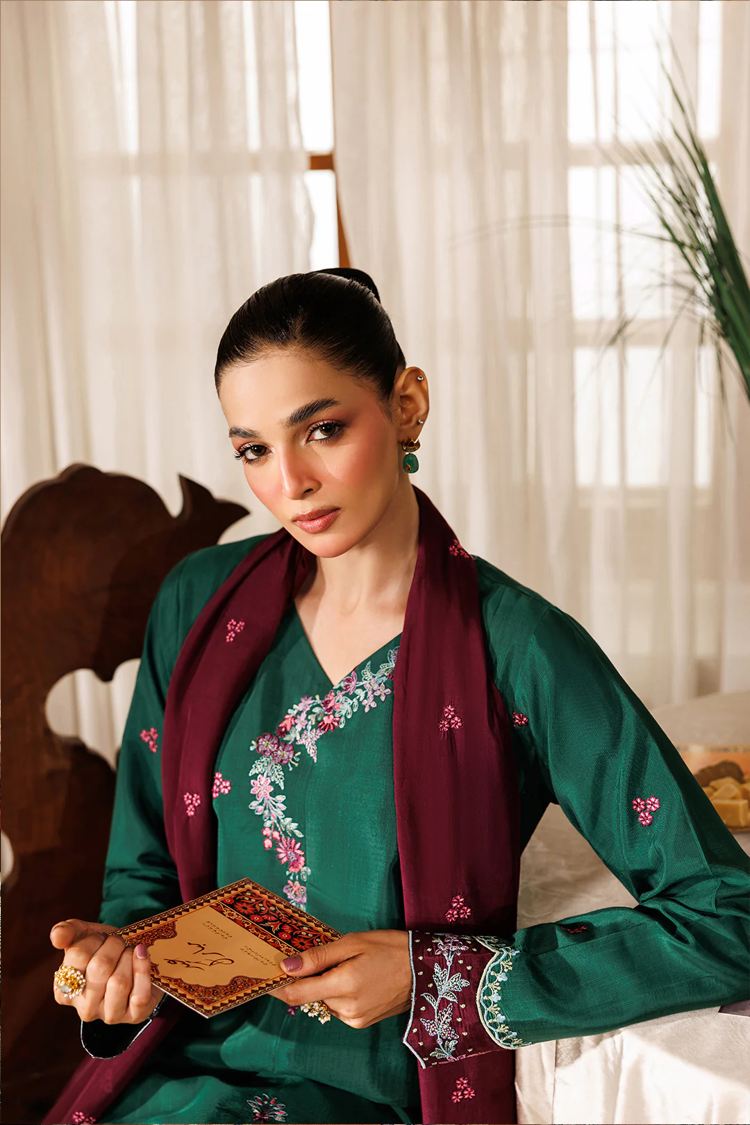 Neelofer - Image 9