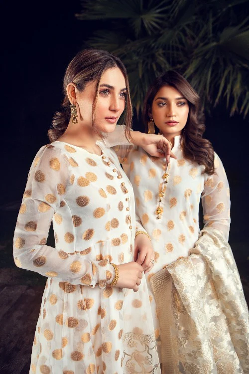 Regal Charm - Image 3